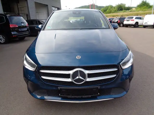 Mercedes-Benz B-Class view 2