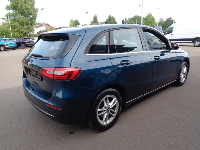 Mercedes-Benz B-Class view 4