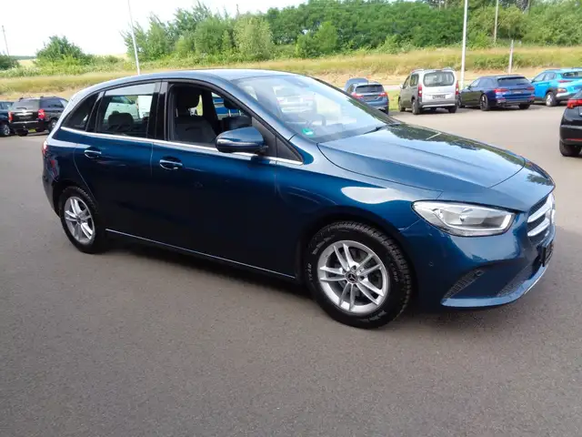 Mercedes-Benz B-Class view 3