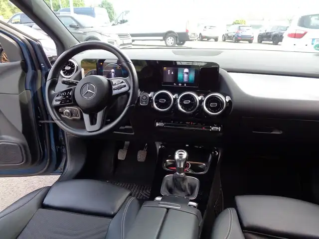 Mercedes-Benz B-Class view 11