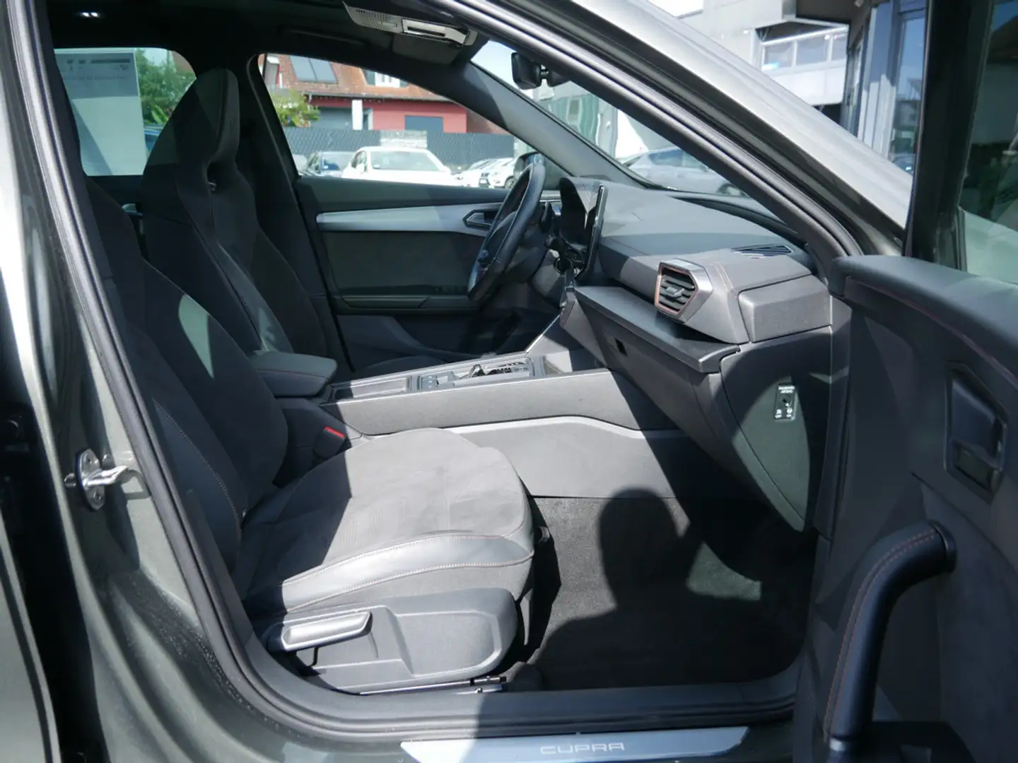CUPRA Formentor 2.0 TSI VZ Tribe Edition MATRIX PAN Grau - 2