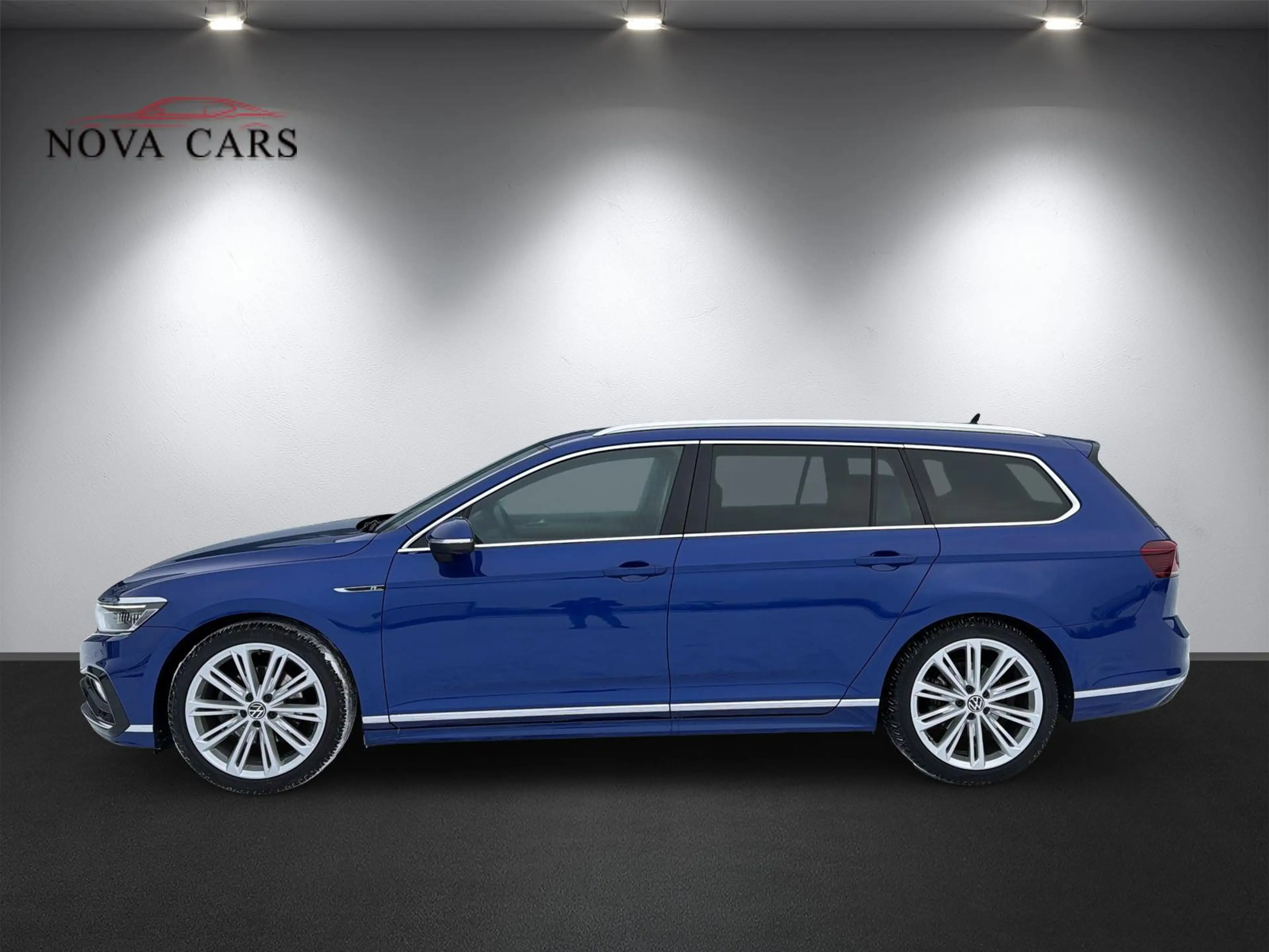 Volkswagen Passat Variant 3x R-Line*Pano*360*Elegance*Matrix — photo 3