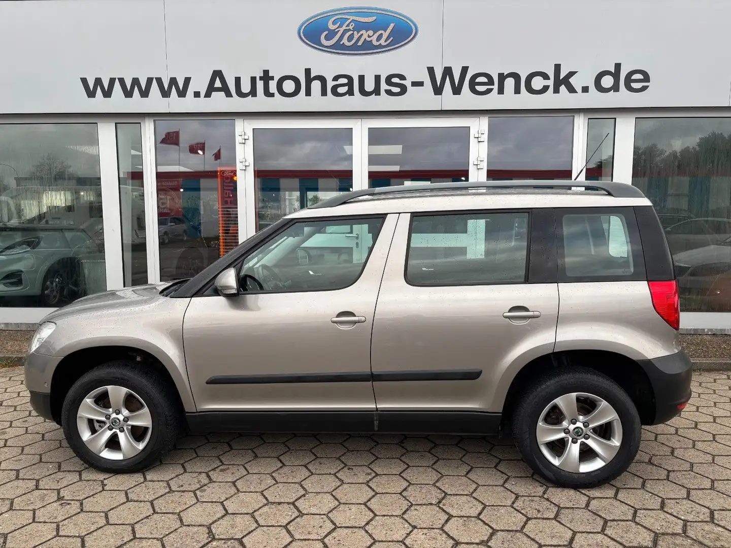 Skoda Yeti 1,8l 4x4*2.HAND*KLIMA*EURO5*AHK*HU 11-2026 Beige - 1
