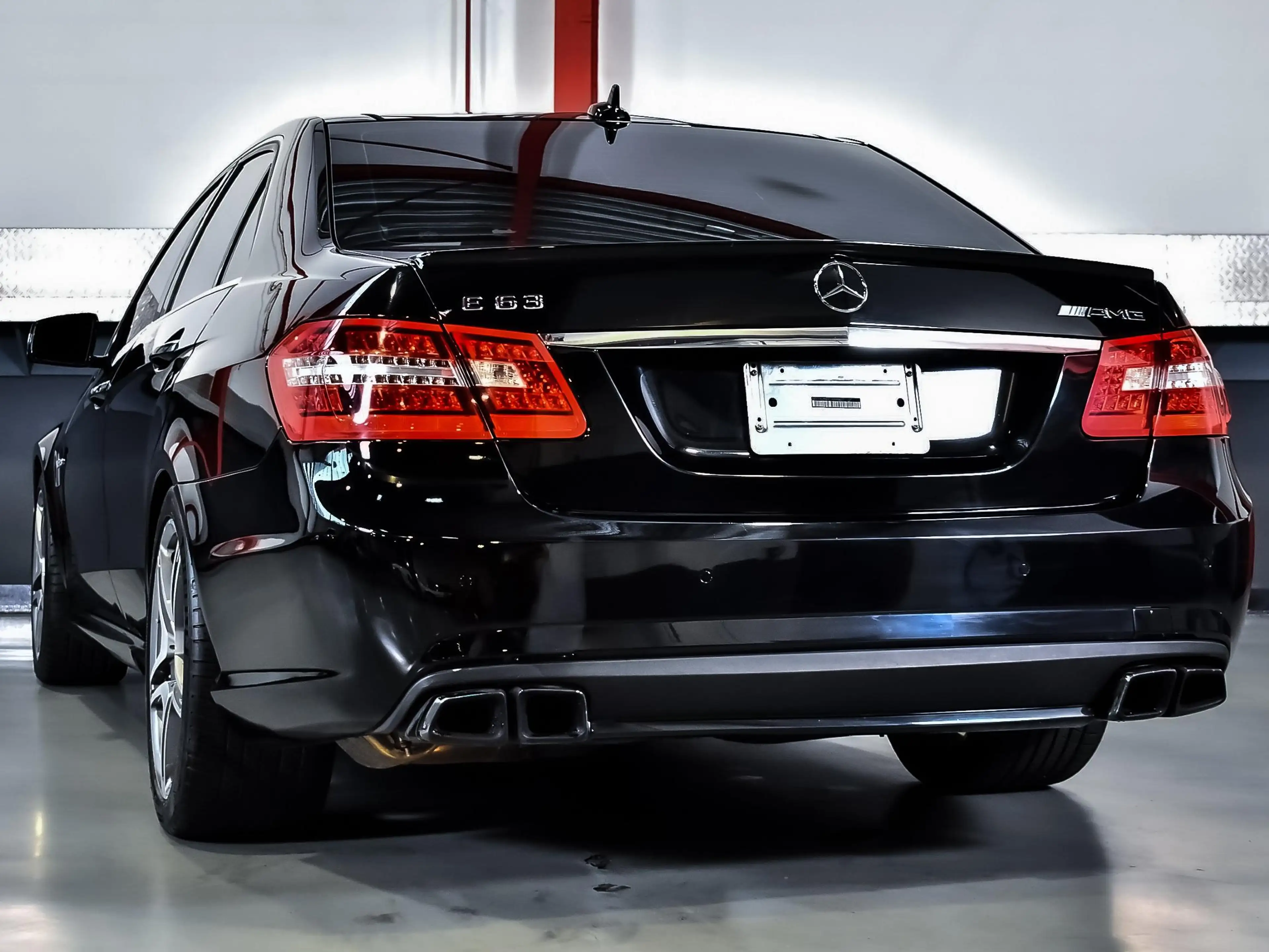Mercedes-Benz E 63 AMG E63 AMG V8 518PK — photo 11