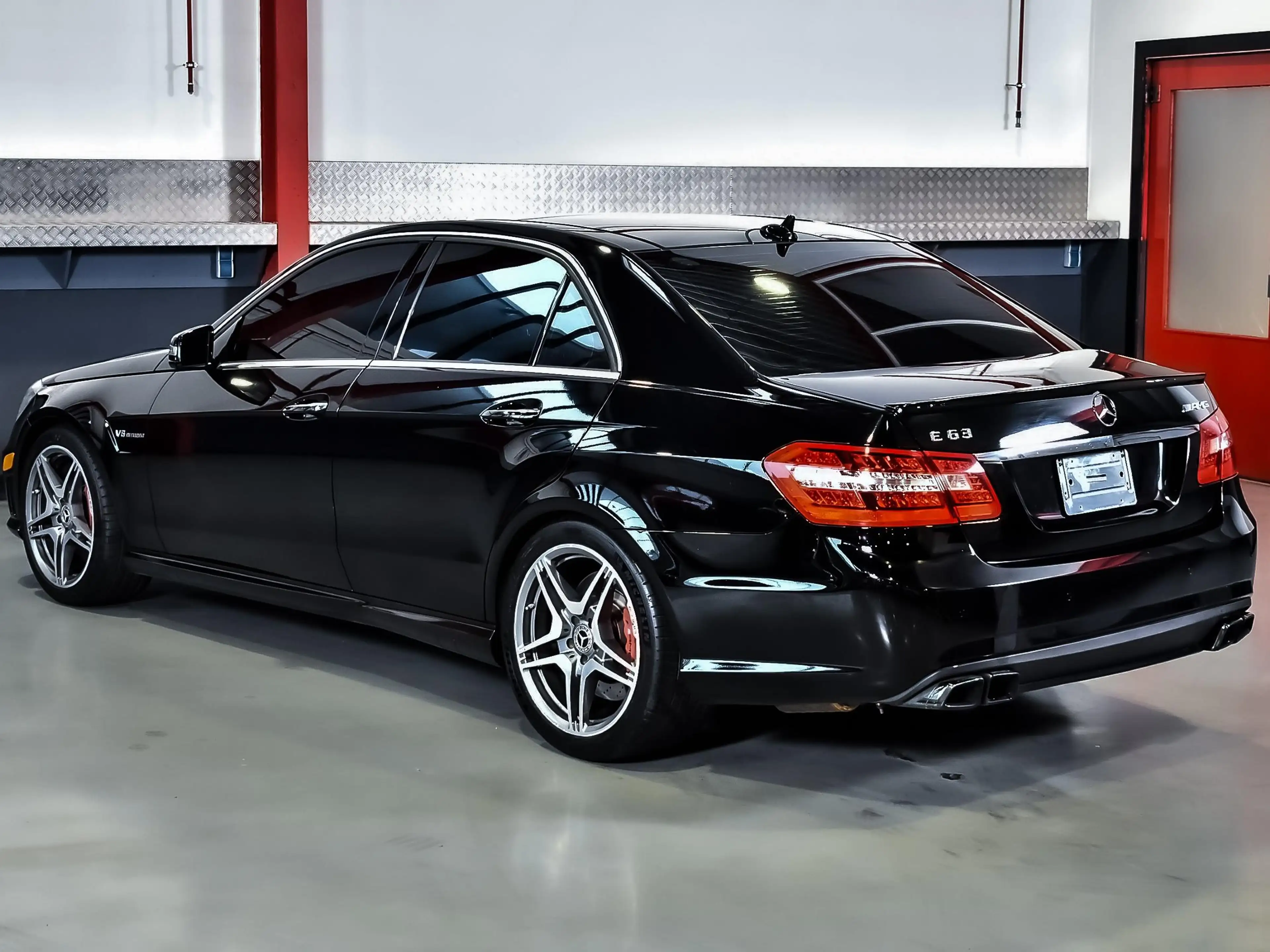 Mercedes-Benz E 63 AMG E63 AMG V8 518PK — photo 12