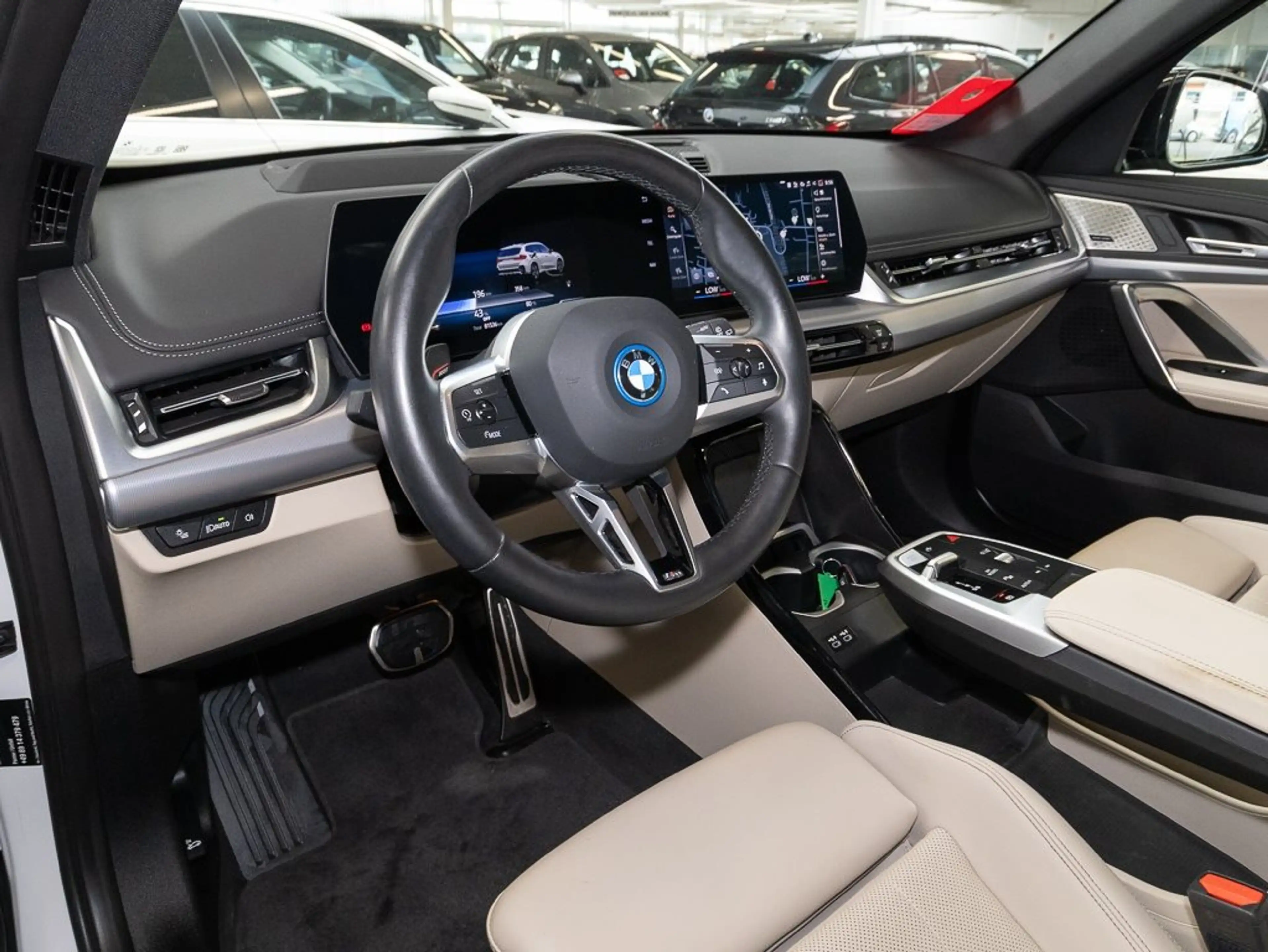 BMW iX1 xDrive30 M Sport HUD PANO ACC AHK RFK NAVI — photo 5