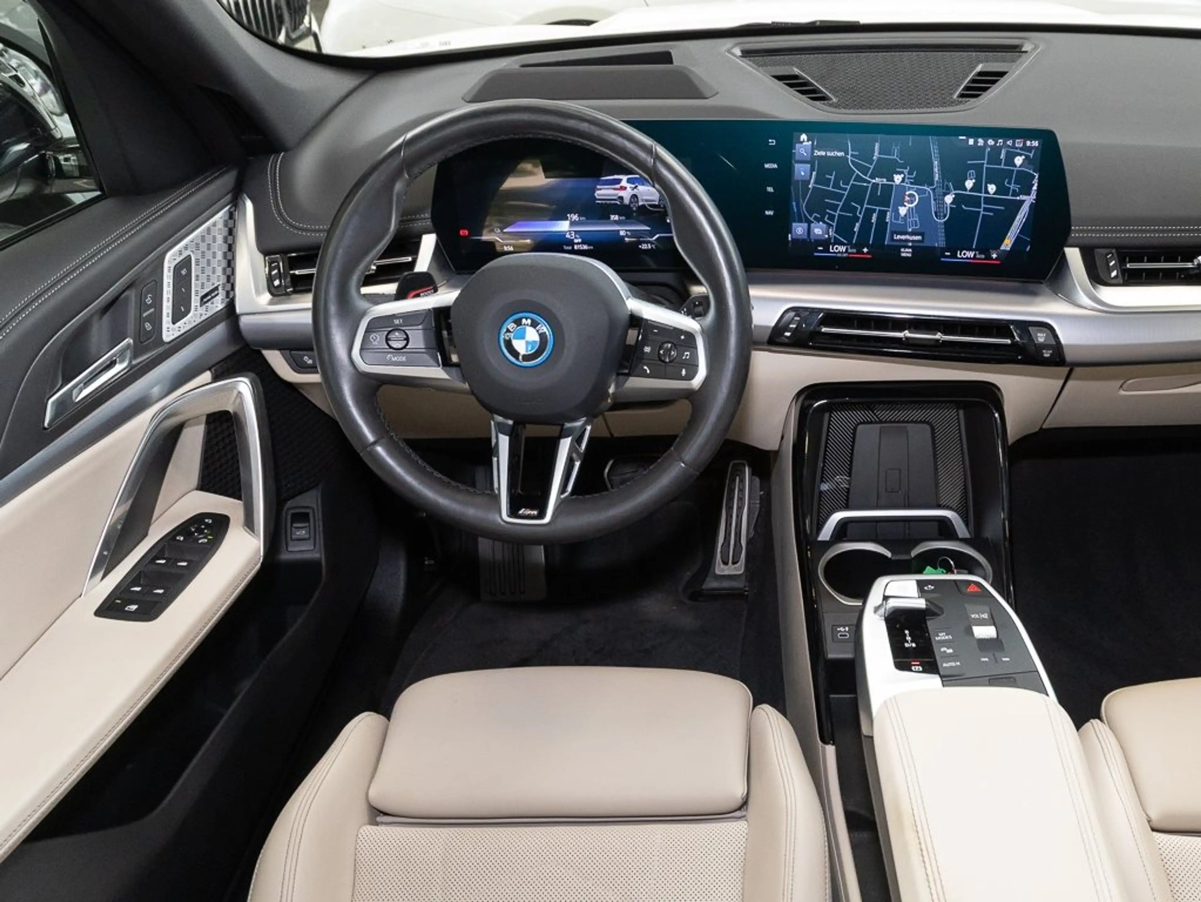 BMW iX1 xDrive30 M Sport HUD PANO ACC AHK RFK NAVI — photo 7