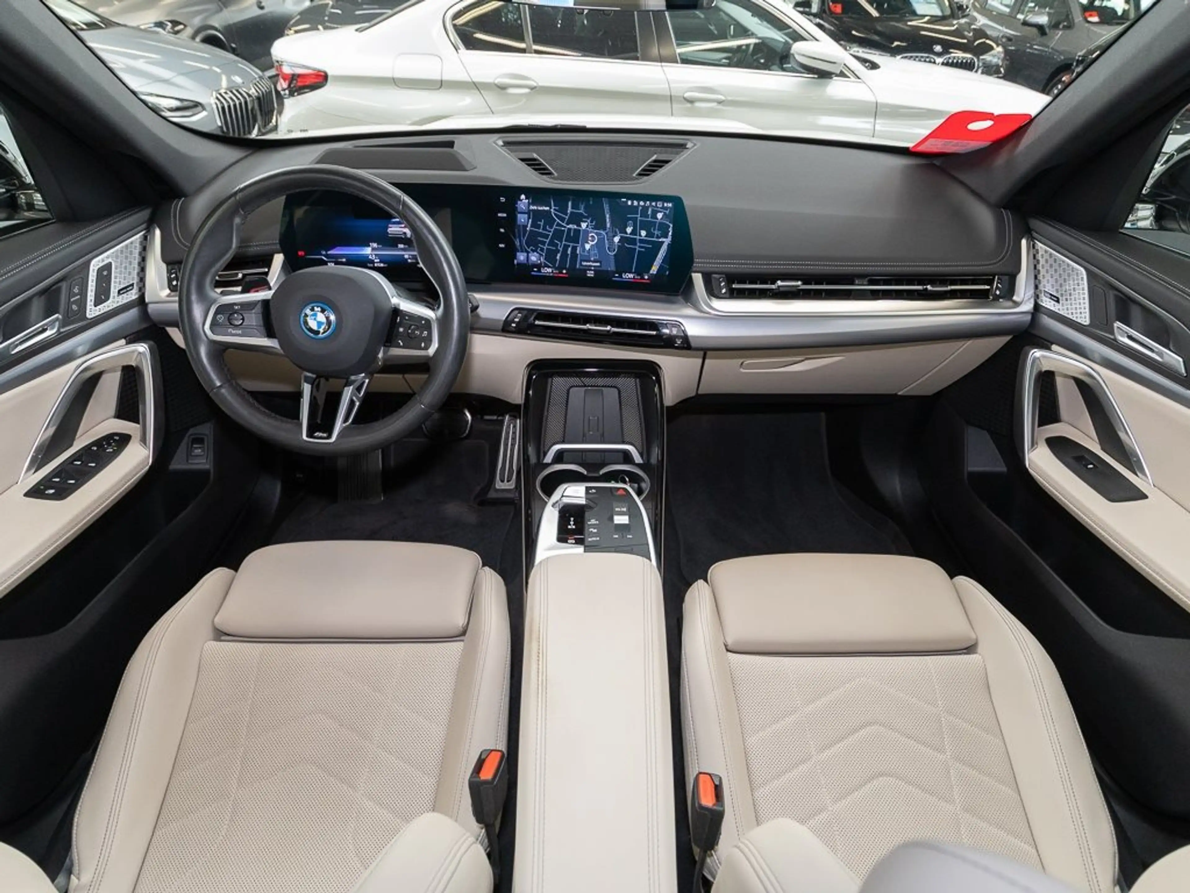 BMW iX1 xDrive30 M Sport HUD PANO ACC AHK RFK NAVI — photo 13