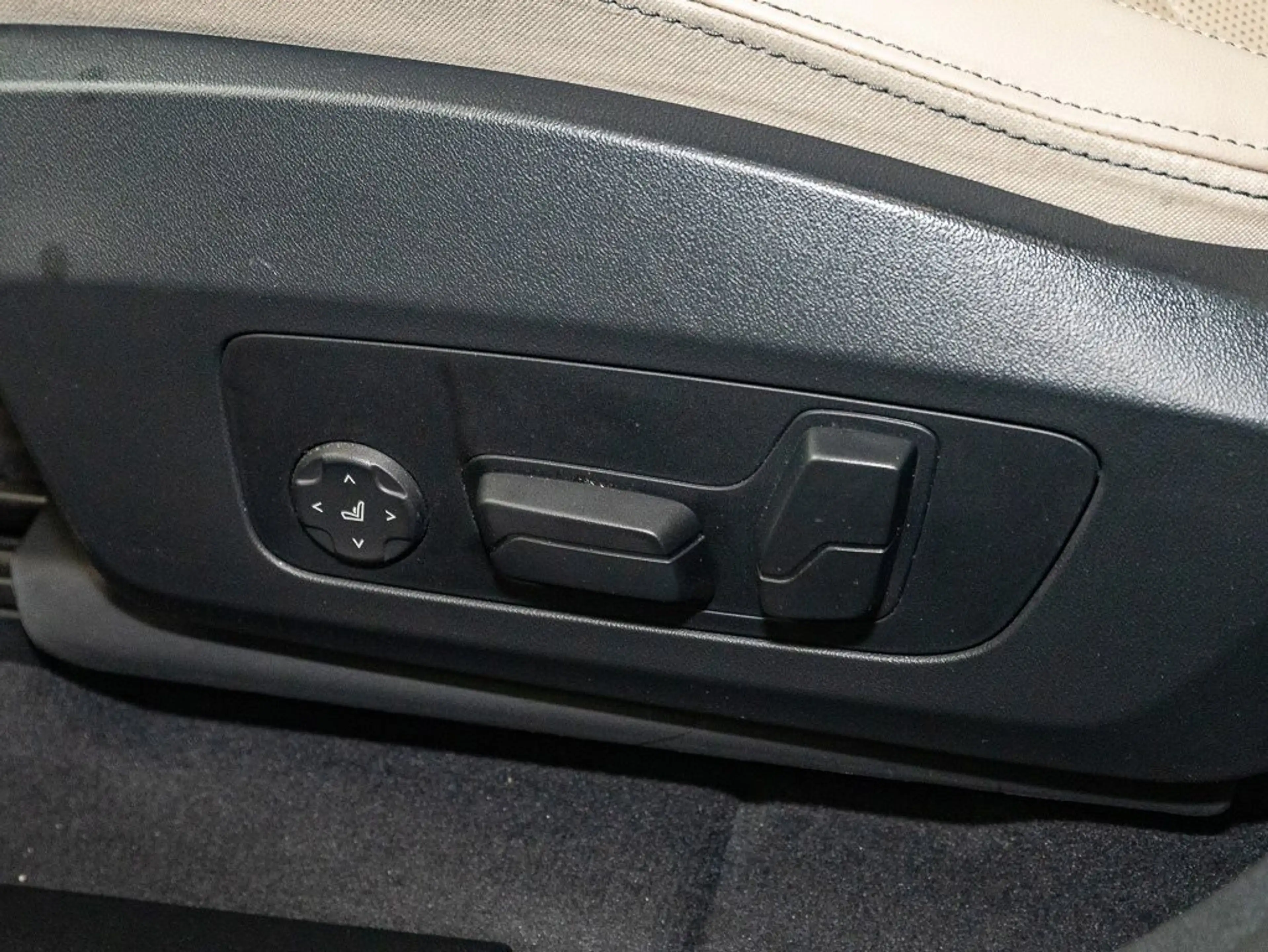 BMW iX1 xDrive30 M Sport HUD PANO ACC AHK RFK NAVI — photo 15