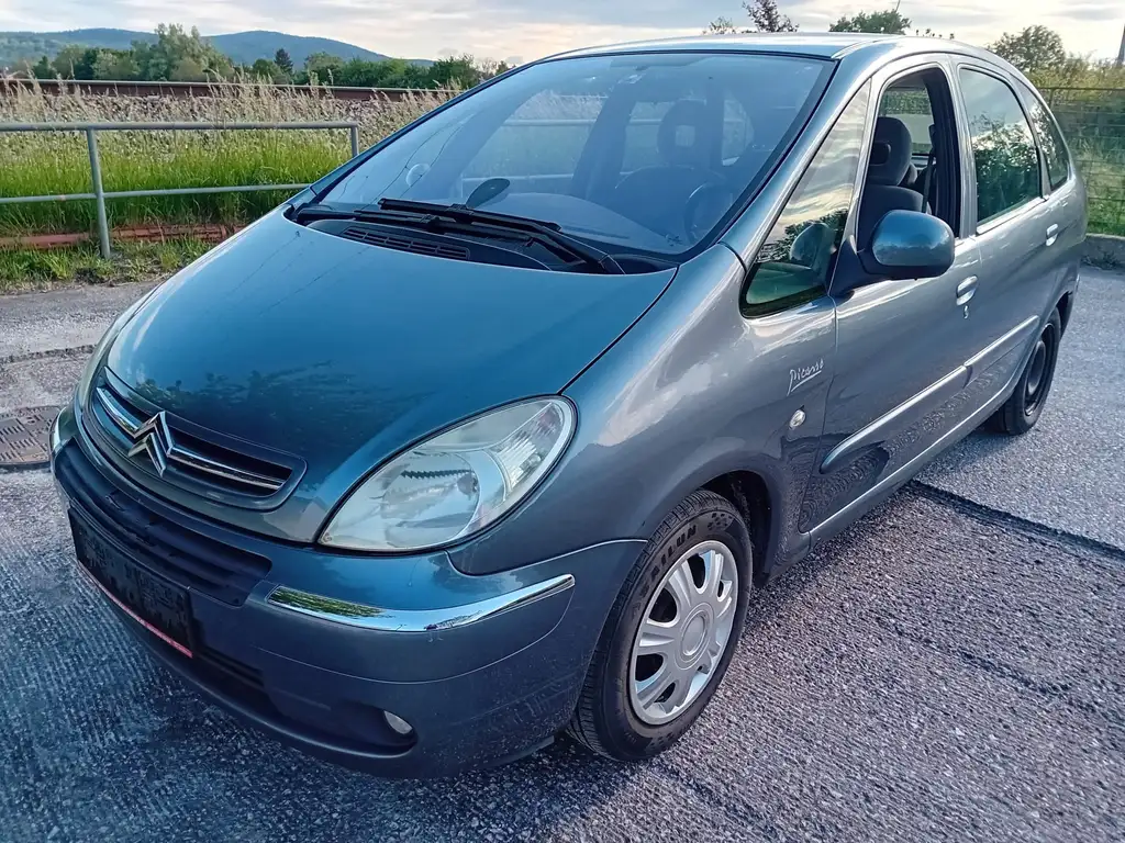 Citroen Xsara Picasso 2010 из Европы — купить под ключ