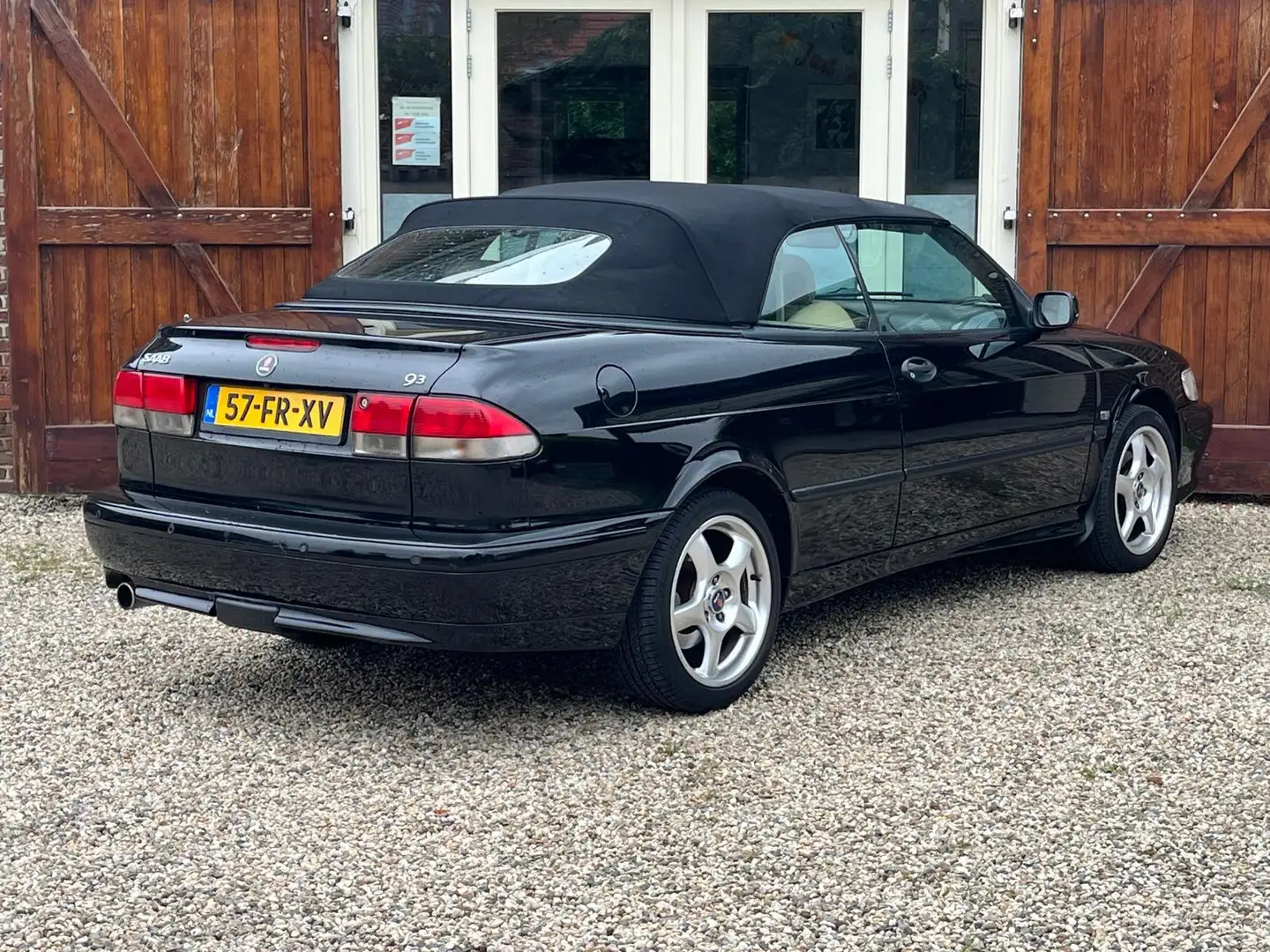 Saab 9-3 Cabrio 2.0t S met trekhaak en nieuwe APK Zwart - 2