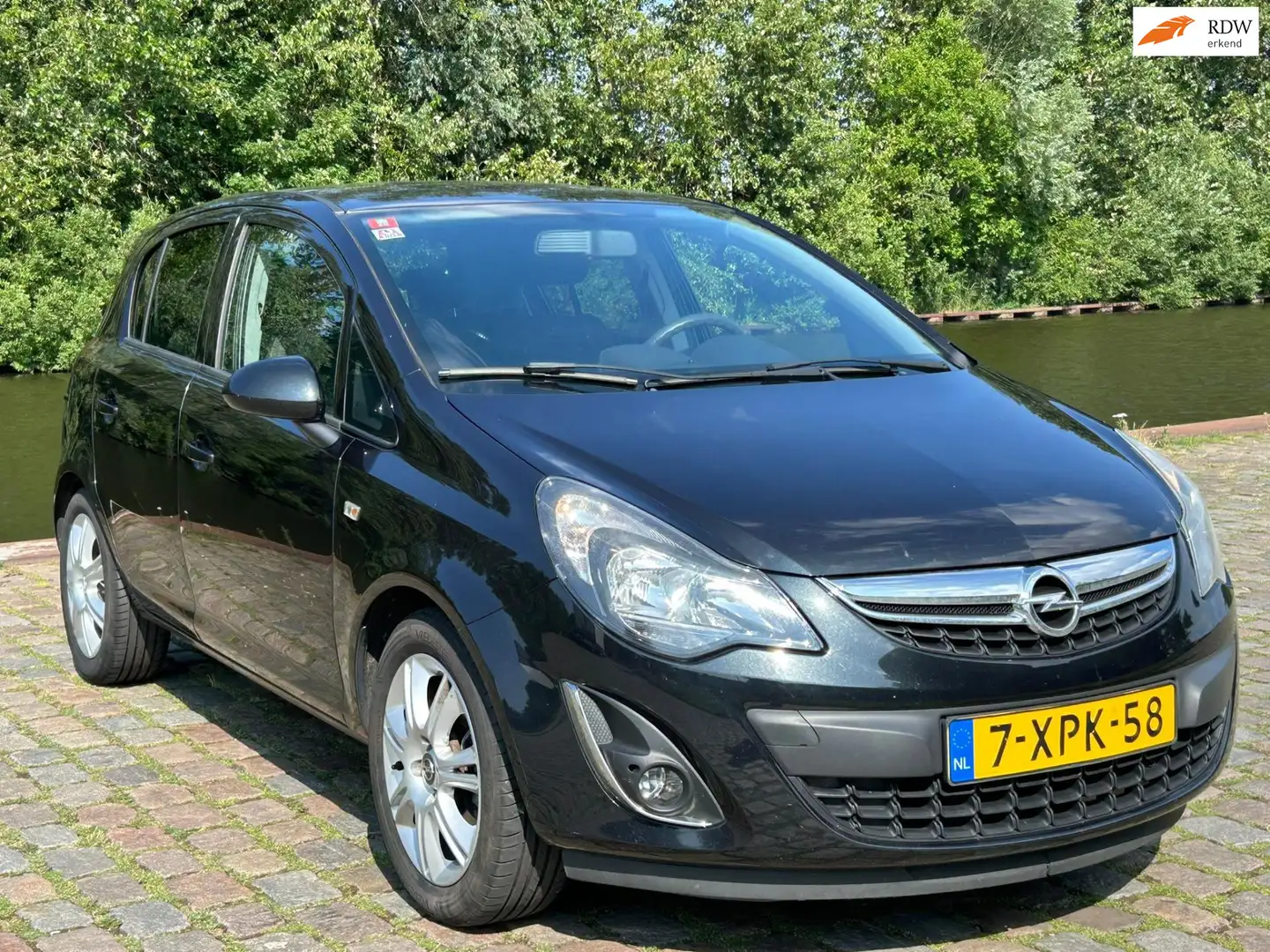 Opel Corsa 1.4-16V BlitZ 1e eigenaar cruis control airco navi Zwart - 1