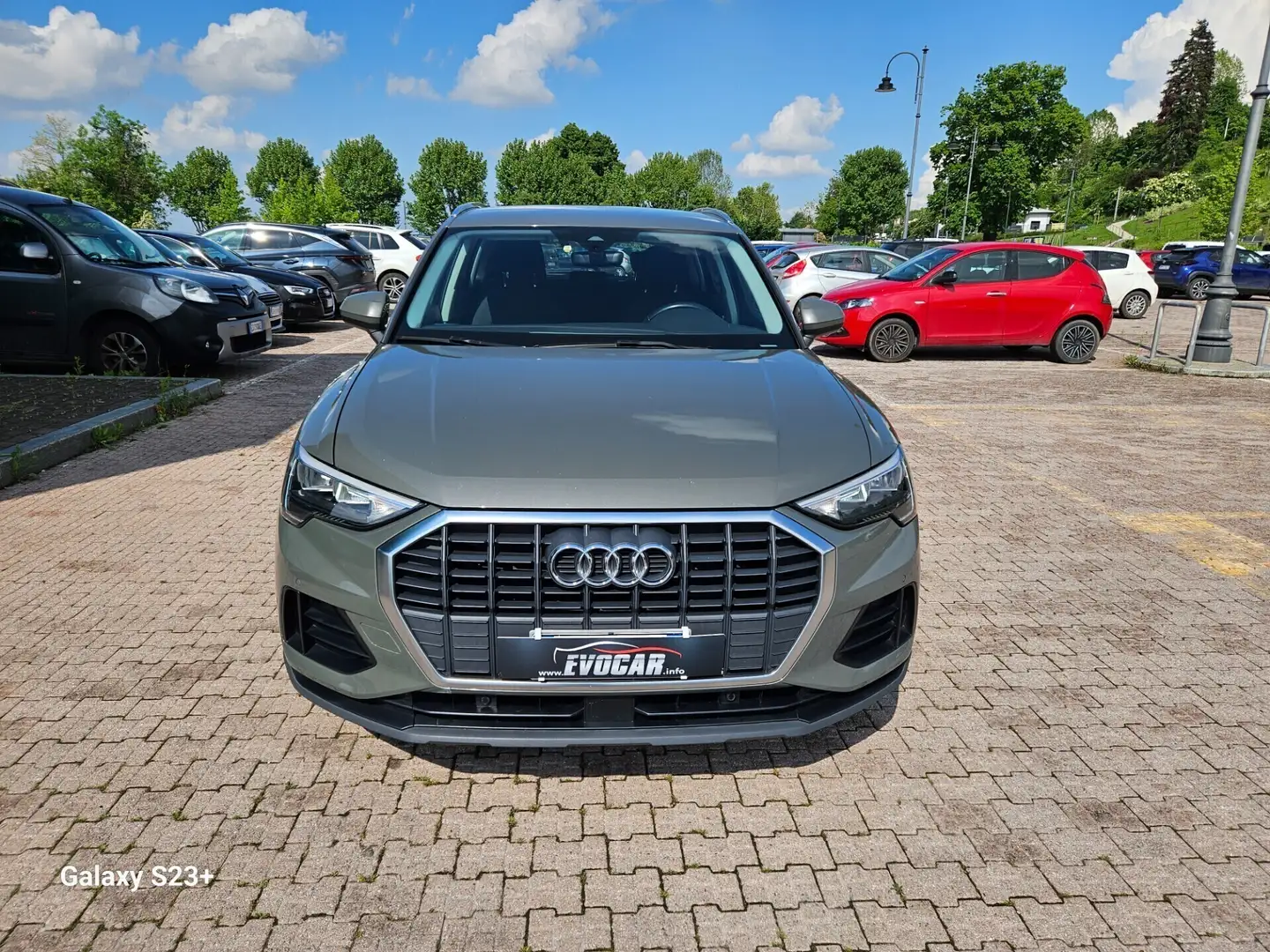 Audi Q3 35 TDI Grijs - 2