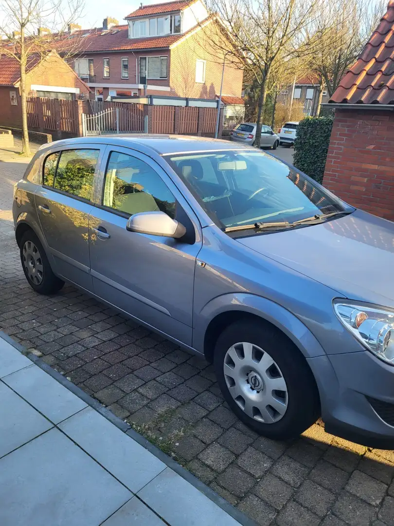 Opel Astra 1.7 CDTi Business Grijs - 1