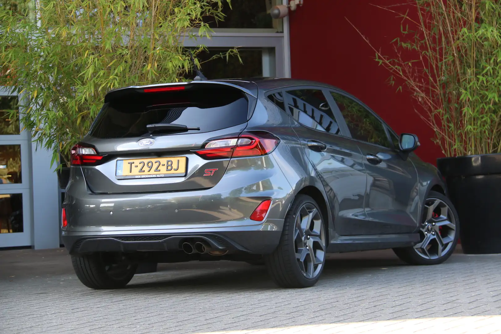 Ford Fiesta 1.5 Ecoboost ST-X NL auto | 1e eigenaar | Matrix L Grijs - 2