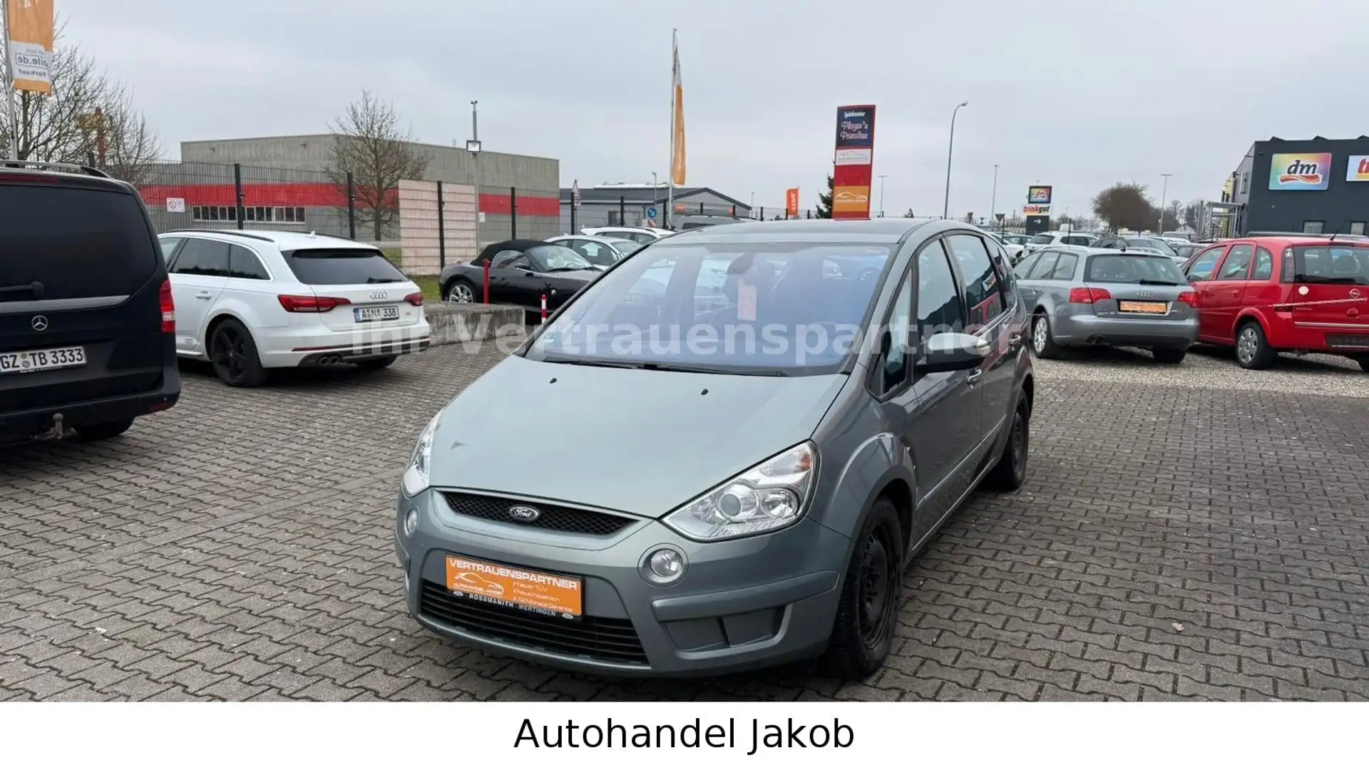 Ford S-Max /Titanium/Günstiges Angebot/Für kurze Zeit! Grau - 1