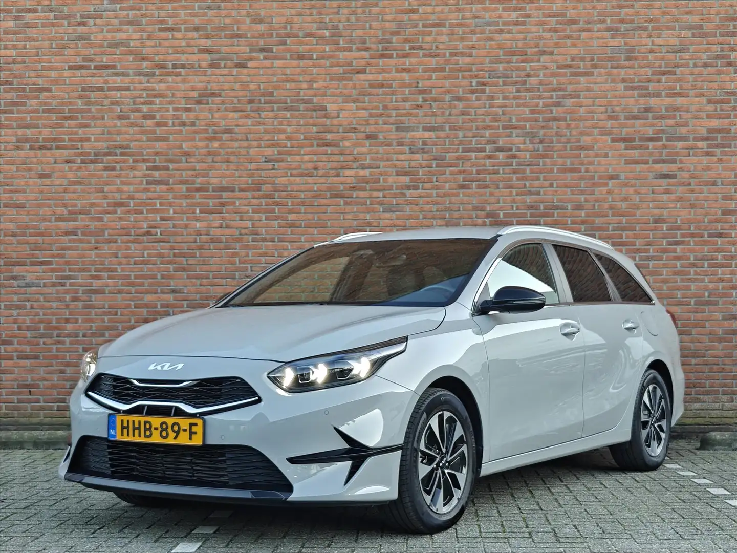 Kia Ceed SW / cee'd SW 1.0 T-GDi 100pk Design Edition | Navigatie | Clima Gris - 2