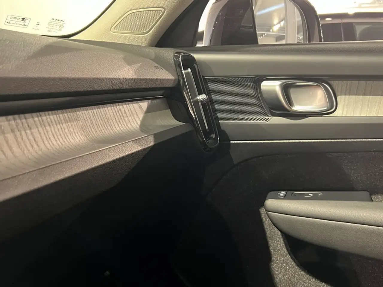 Volvo XC40 B3 Mild Hybride + LEDER 7