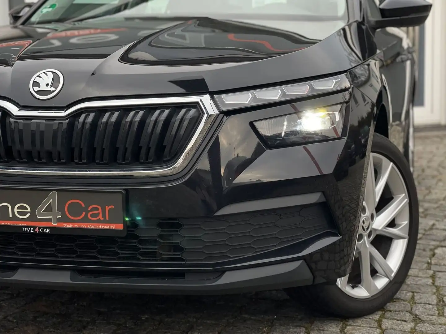 Skoda Kamiq 1.6 TDI Style LED Pano SHZ LKHZ PDC CarPla Schwarz - 2