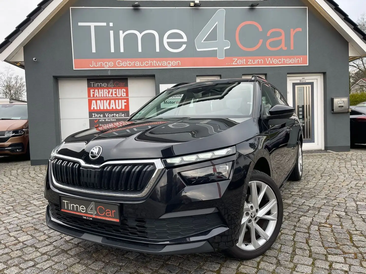 Skoda Kamiq 1.6 TDI Style LED Pano SHZ LKHZ PDC CarPla Schwarz - 1