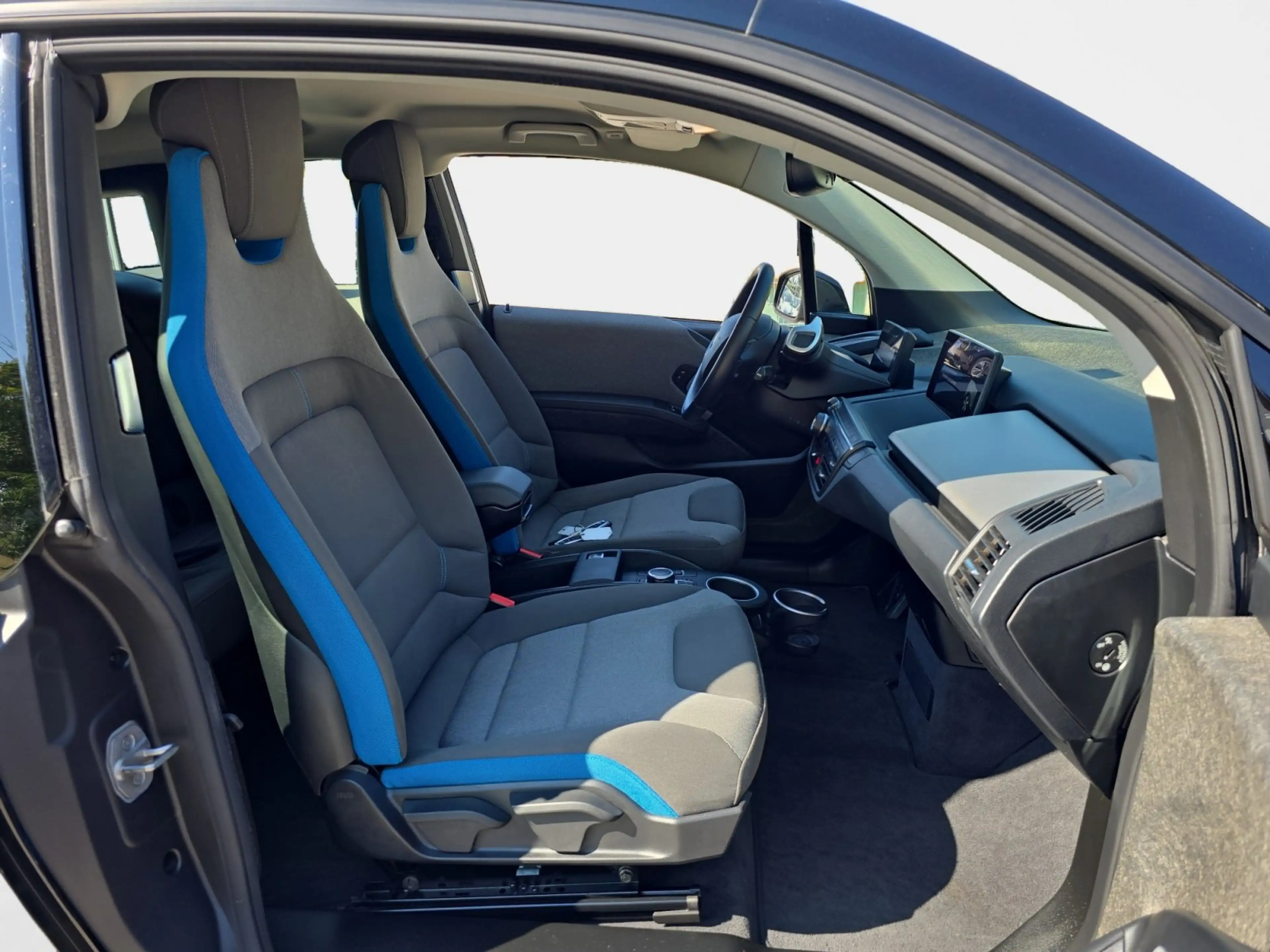 BMW i3 Basis — photo 15