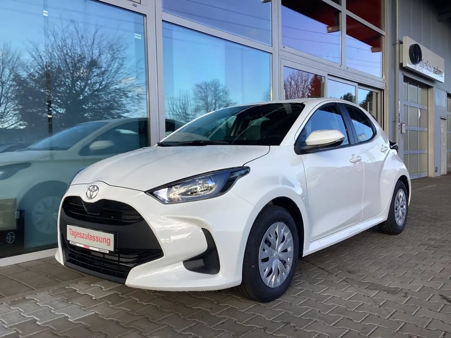 Toyota Yaris Hybrid 116 1.5 VVT-i Comfort Weiß - 2