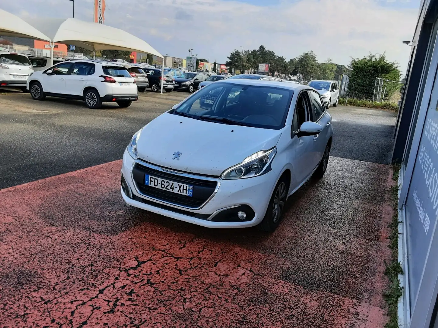 Peugeot 208 1.5 BLUEHDI 100 ACTIVE Wit - 2
