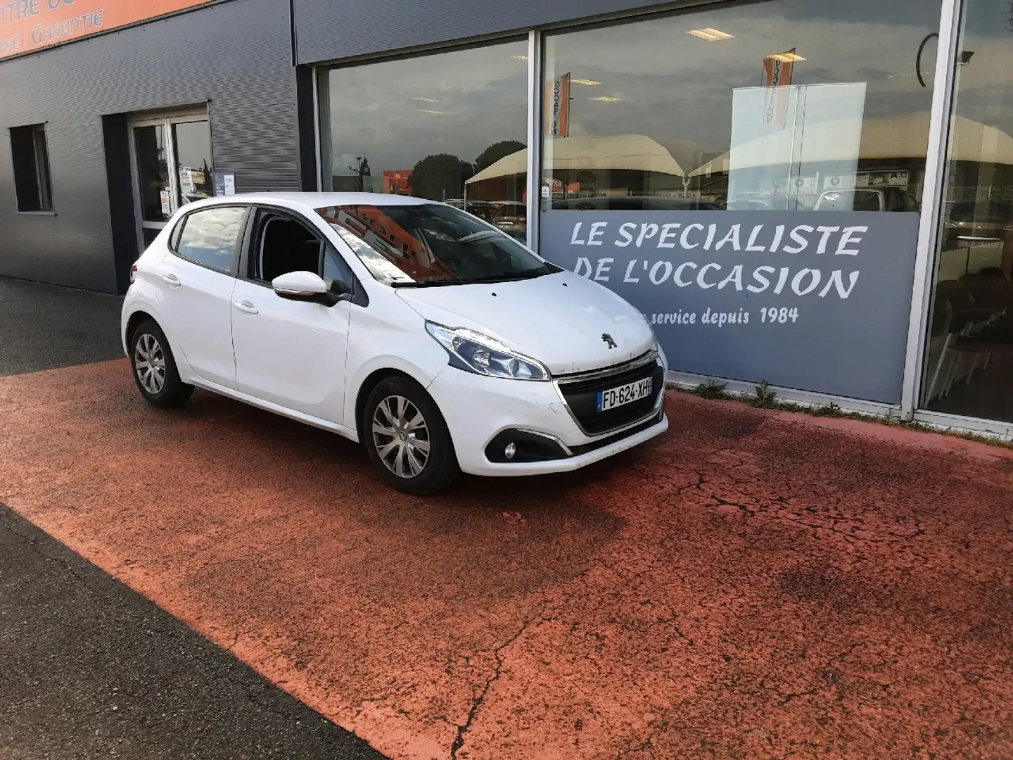 Peugeot 208 1.5 BLUEHDI 100 ACTIVE Wit - 1