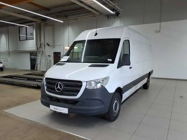 Mercedes-Benz Sprinter view 7