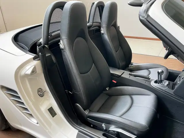 Porsche Boxster view 12