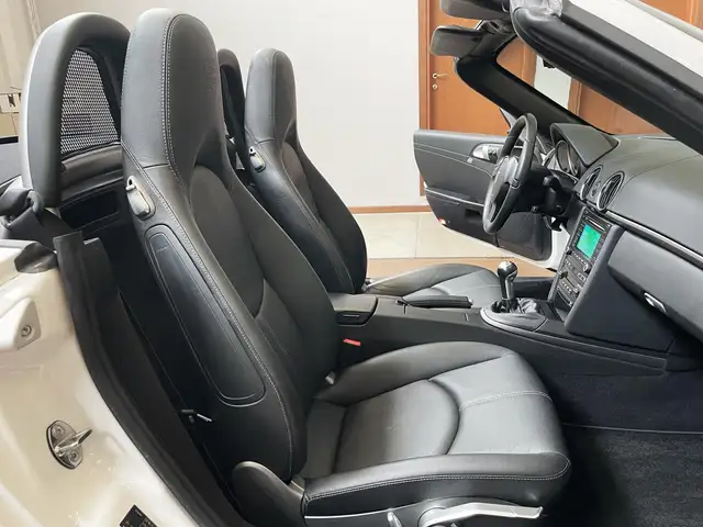 Porsche Boxster view 13