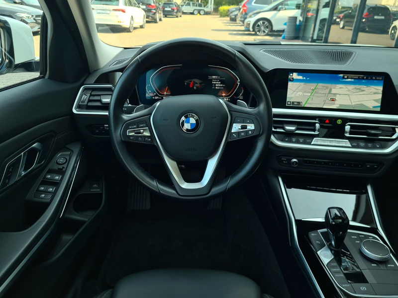BMW 320 d Sport Line - Sport AUT - SHAODW - PANO — photo 12