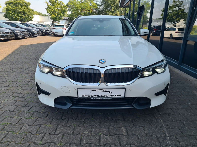 BMW 320 d Sport Line - Sport AUT - SHAODW - PANO — photo 2