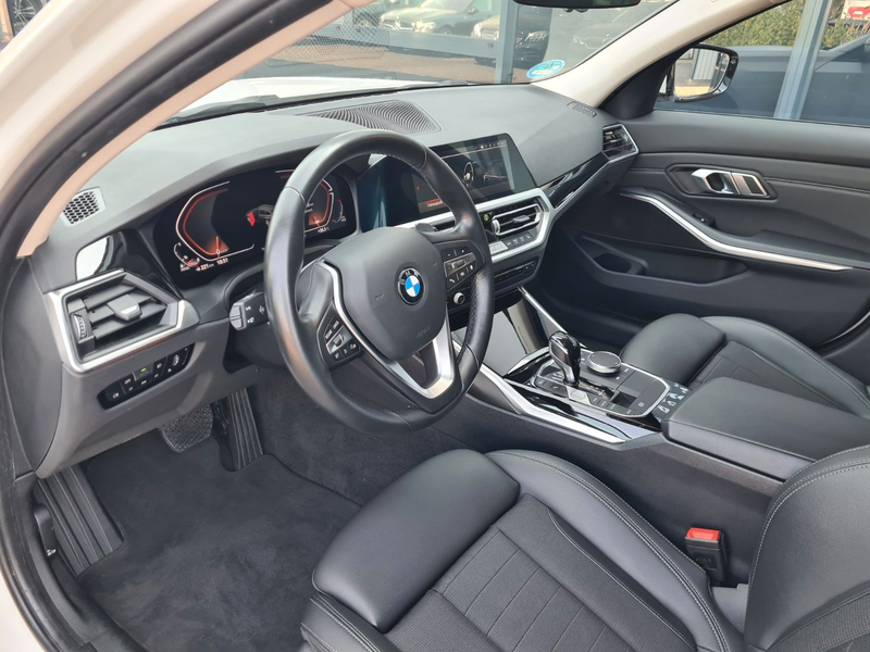 BMW 320 d Sport Line - Sport AUT - SHAODW - PANO — photo 10