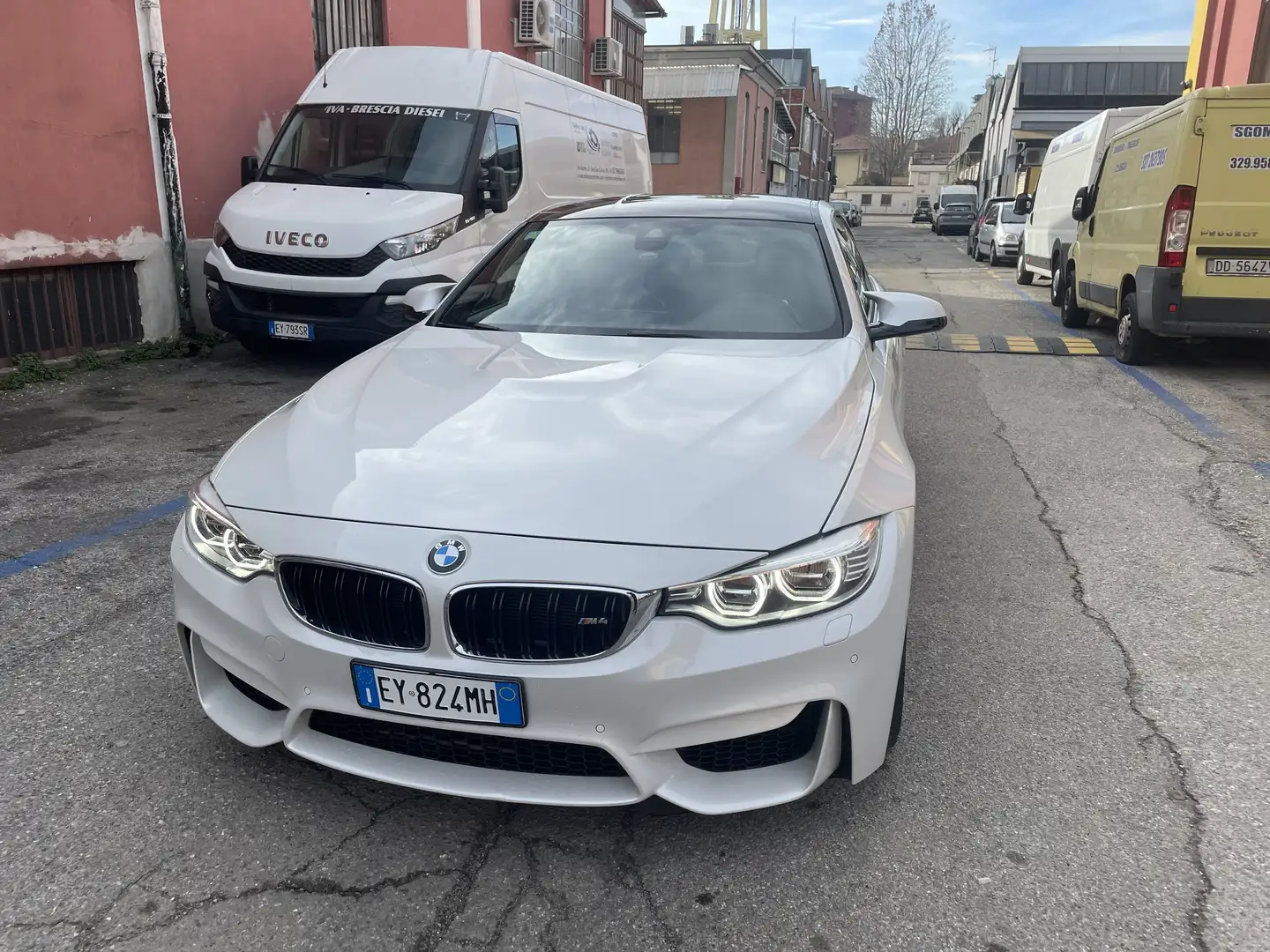 BMW M4 Coupe 3.0 dkg - 1