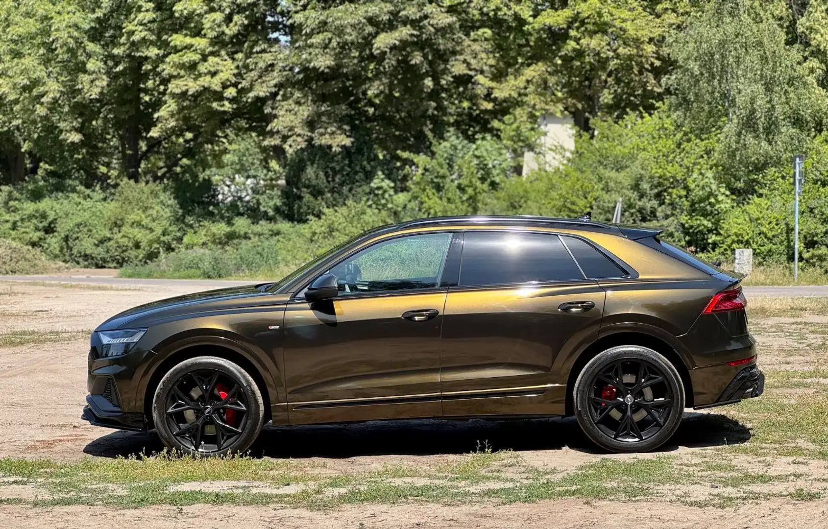 Audi Q8 50 TDI quattro S-Line Matrix Pano Leder Gold - 2