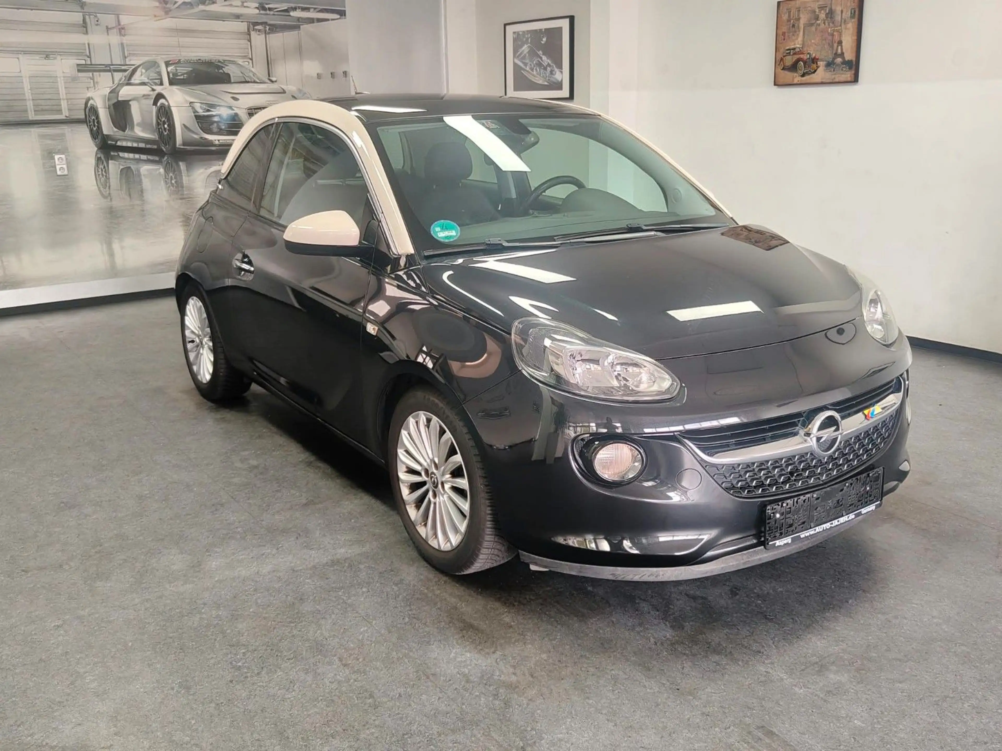 Opel Adam 1,4 GLAM Panorama PDC TÜV 06/2028