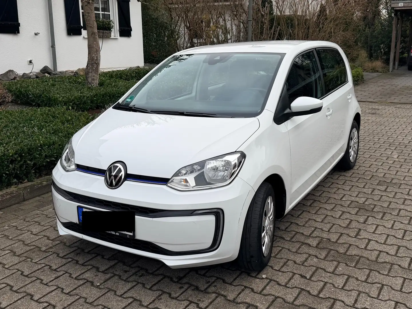 Volkswagen e-up! e-up Белый - 1