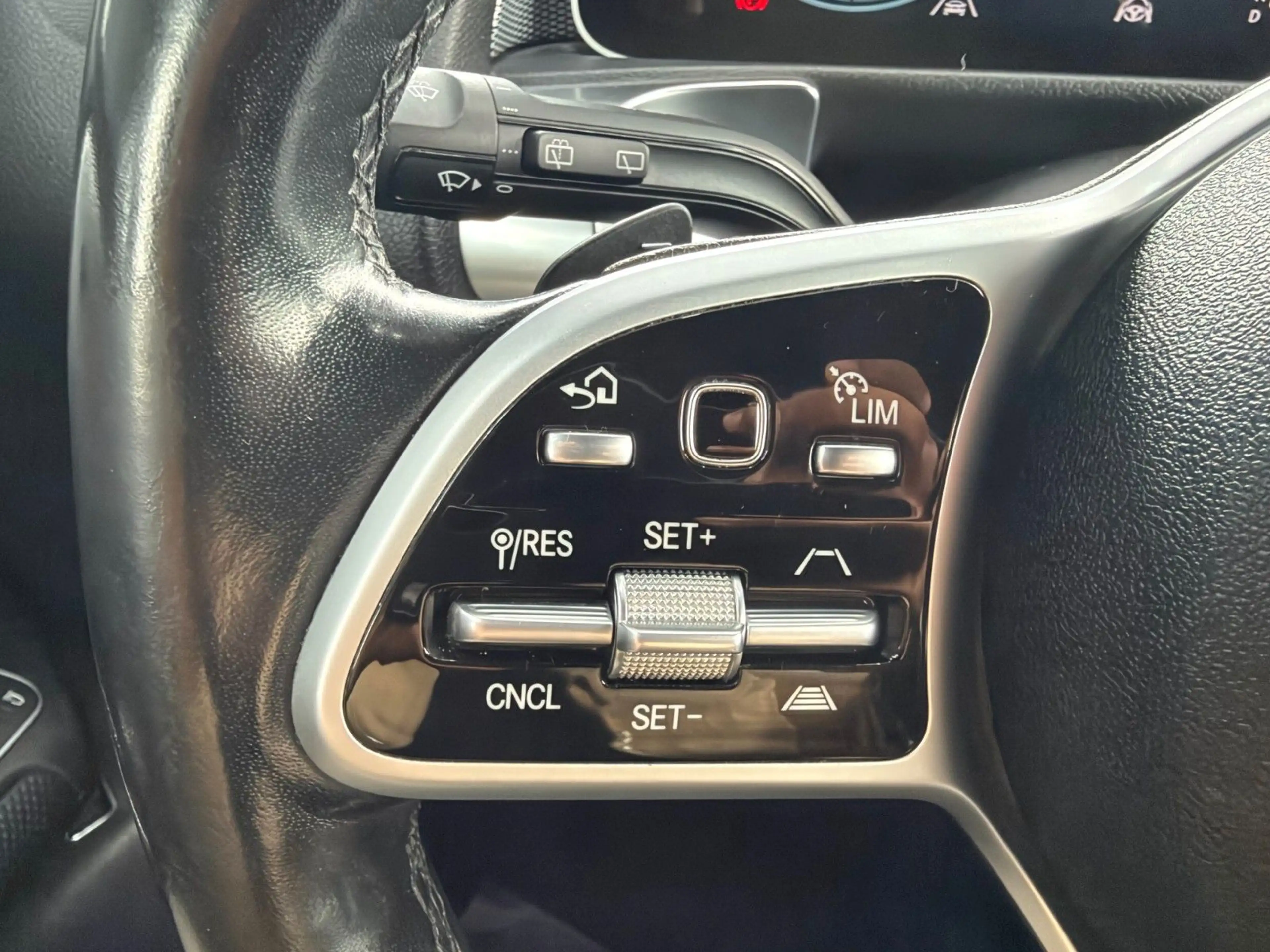 Mercedes-Benz GLB 200 d*7 Sitzer*Mbeam*KAMERA*Dist+*StHz*Ambie — photo 15
