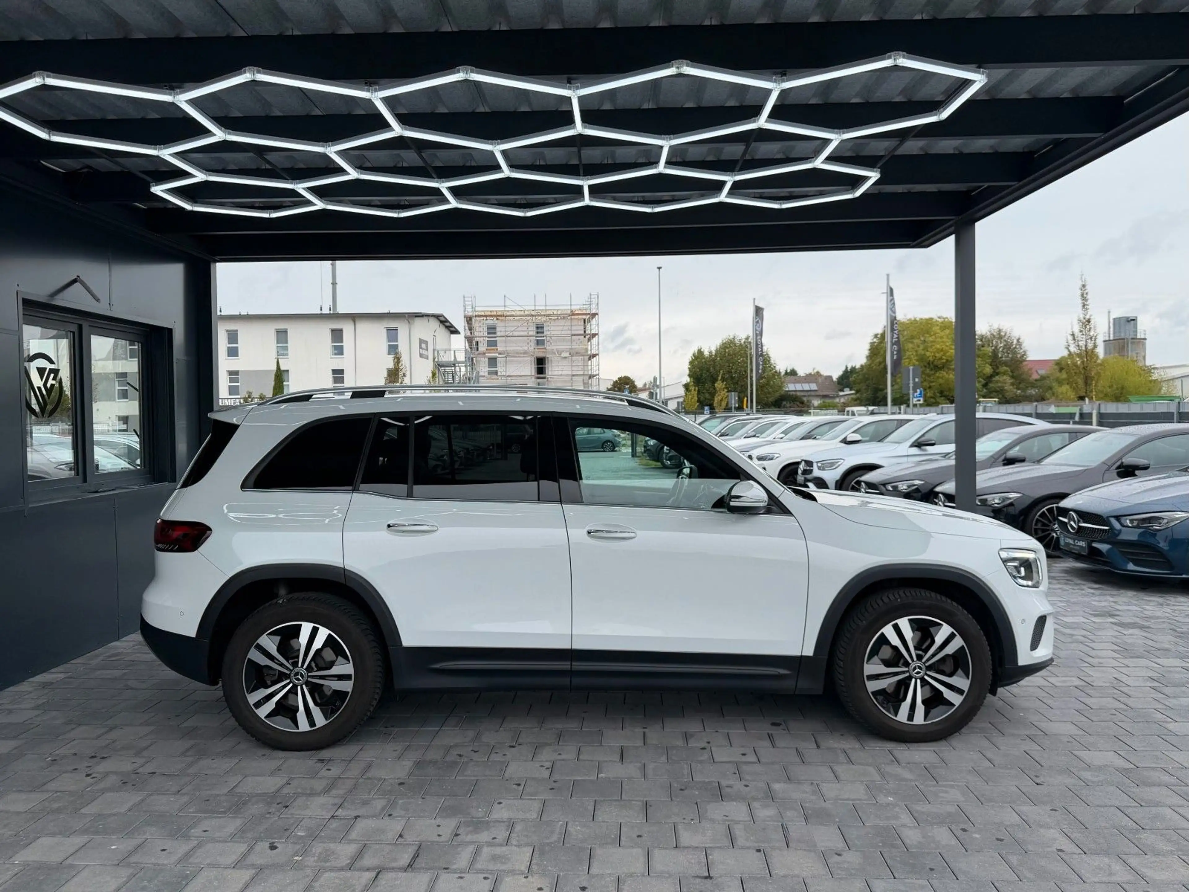 Mercedes-Benz GLB 200 d*7 Sitzer*Mbeam*KAMERA*Dist+*StHz*Ambie — photo 6