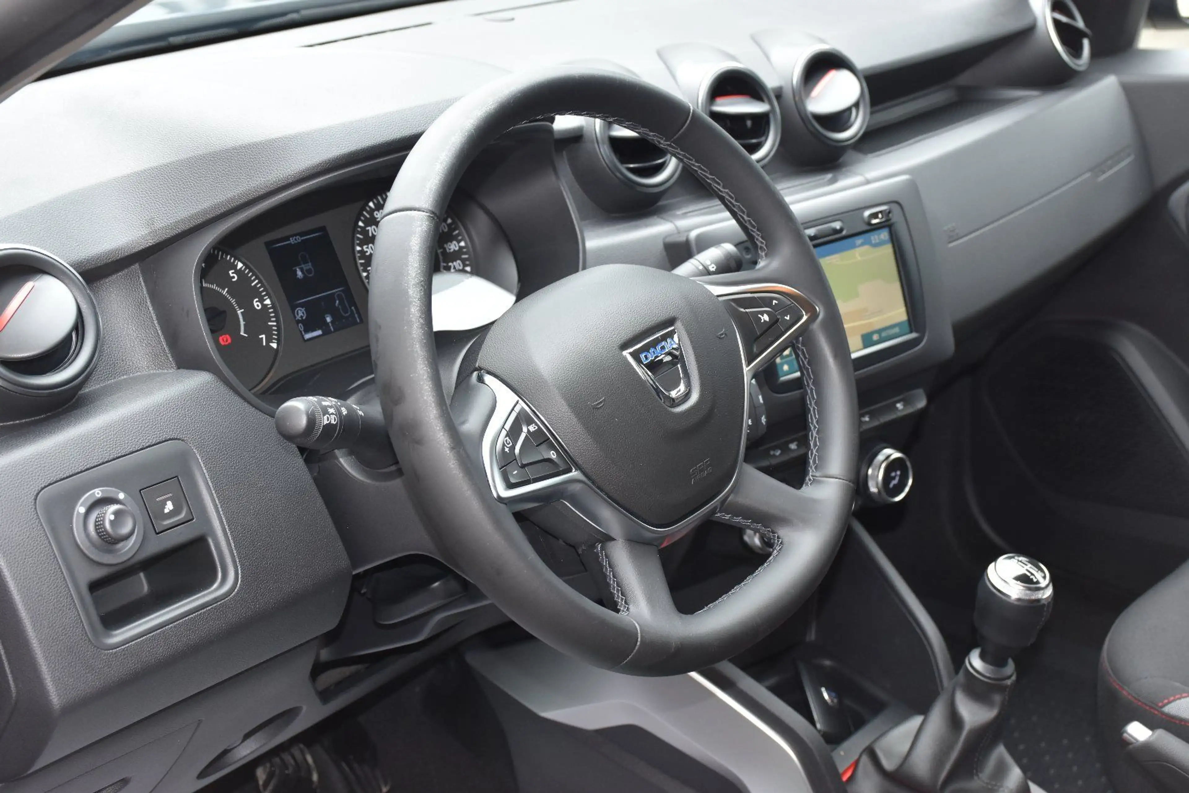 Dacia Duster II 1.6 SCe 115 Charisma 4WD / Service + Pickerl N — photo 24