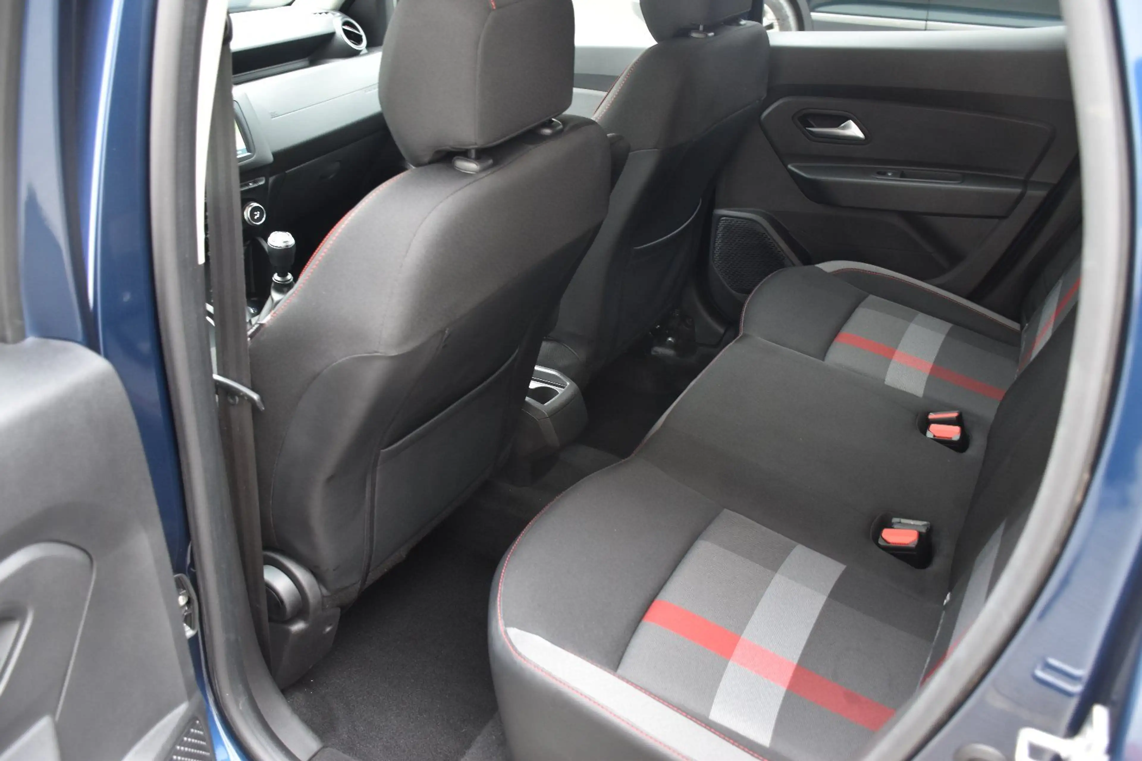 Dacia Duster II 1.6 SCe 115 Charisma 4WD / Service + Pickerl N — photo 15