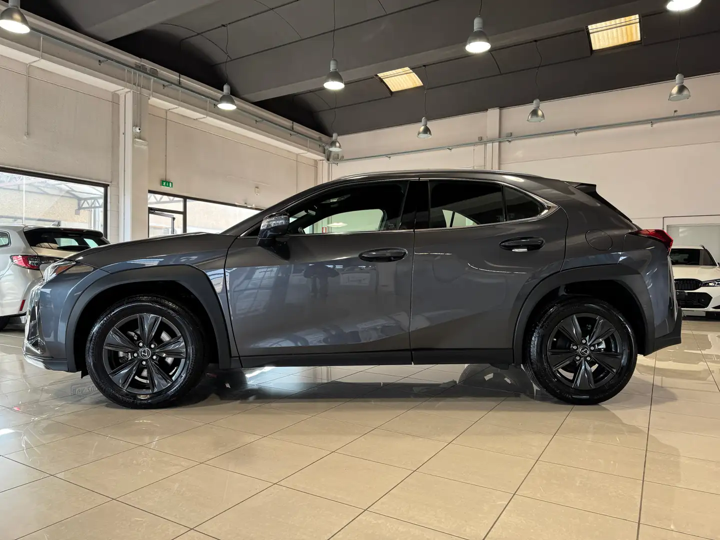 Lexus UX 250h Hybrid PREZZO REALE 16.000 KM! Grau - 2