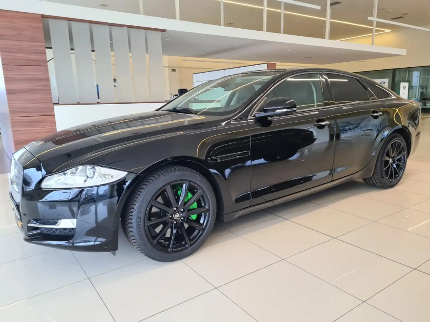 Jaguar XJ 3.0D SWB Premium Luxury Aut. Negro - 1
