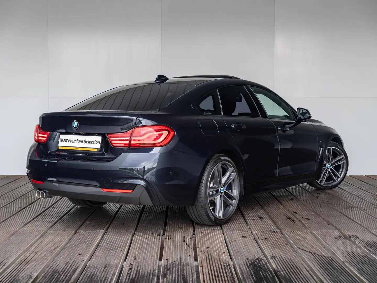 BMW 420 4 Serie Gran Coupé 420i | High Executive | M Sport Zwart - 2