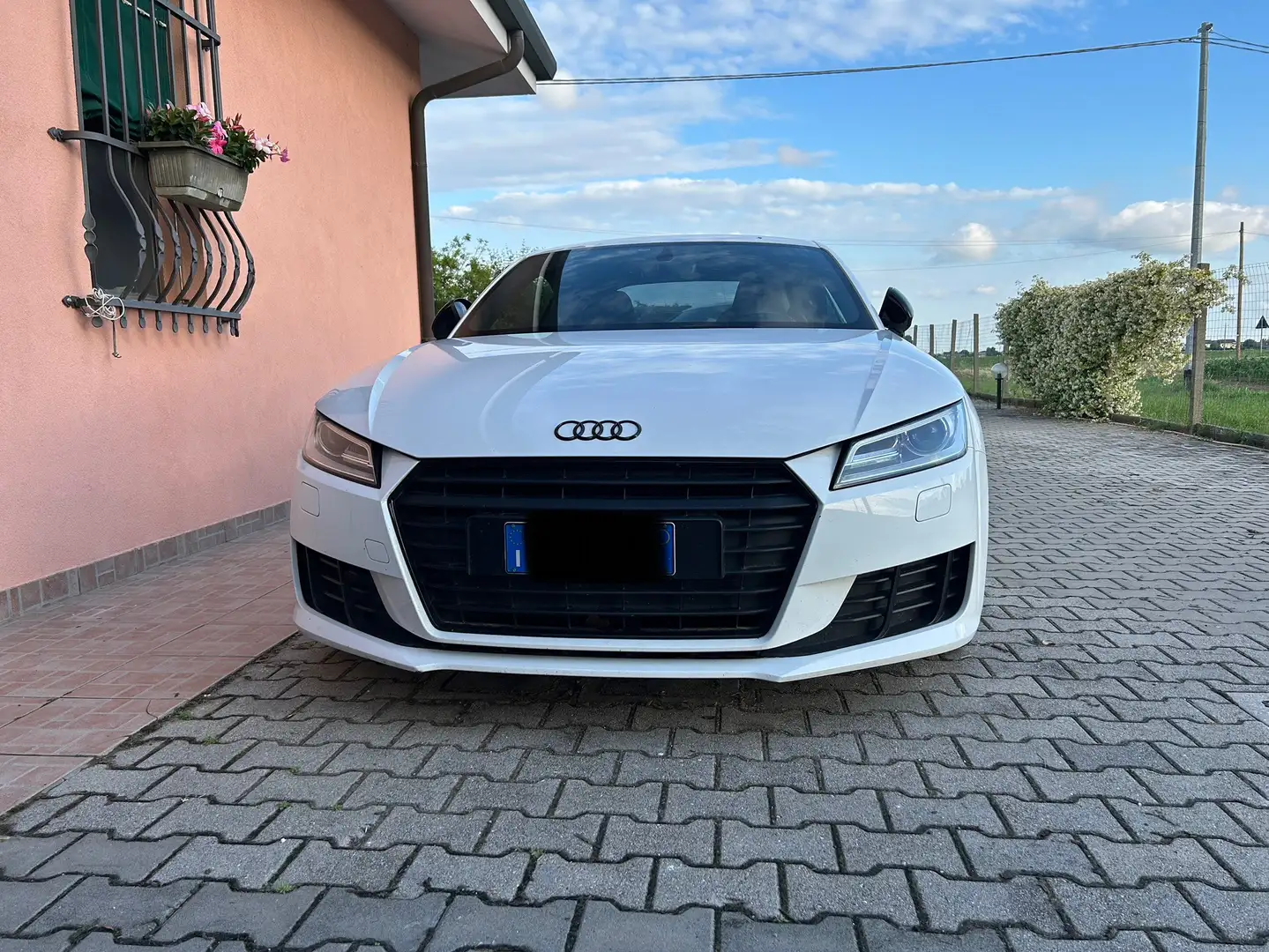 Audi TT Coupe 1.8 tfsi S line - 1