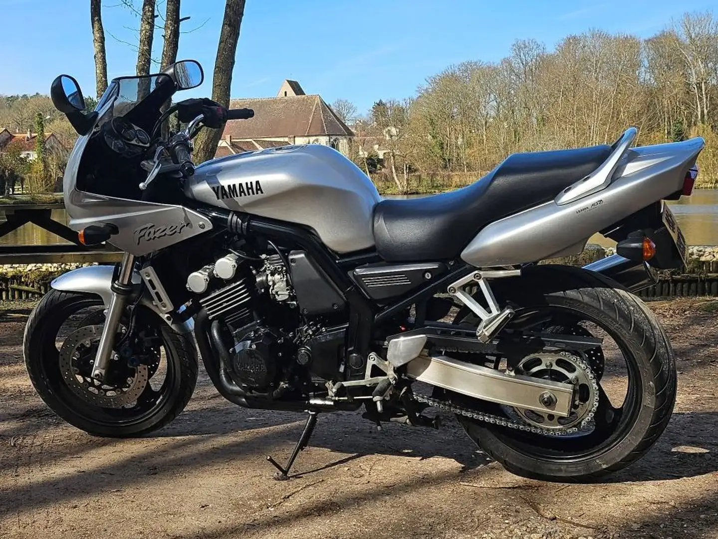 Yamaha FZR 600 FAZER 600 Срібний - 1