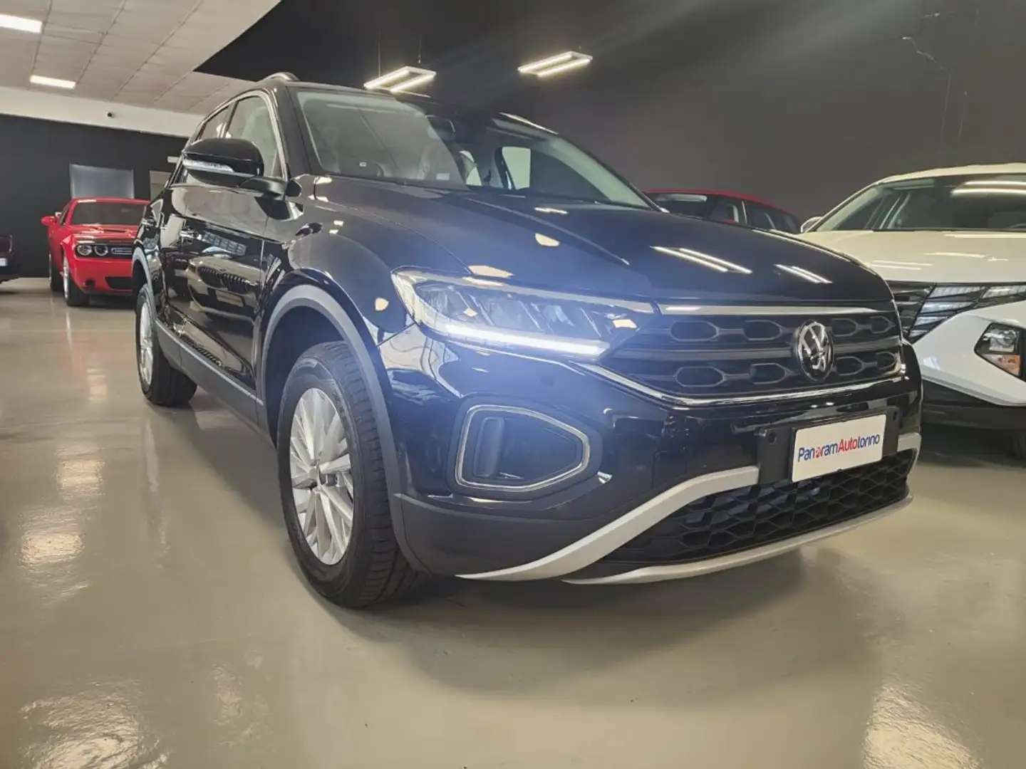 Volkswagen T-Roc 1.0 TSI Life Nuova Nero - 1