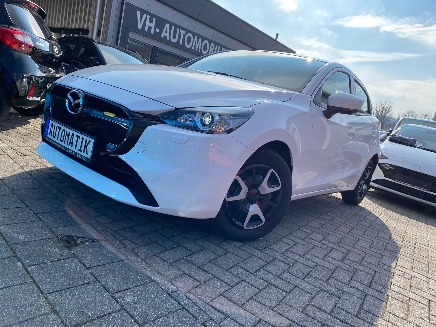 Mazda 2 AUTOMATIK*APPLE&ANDROID*LED SW*Klimaat*Sitzhz*Totw Білий - 1