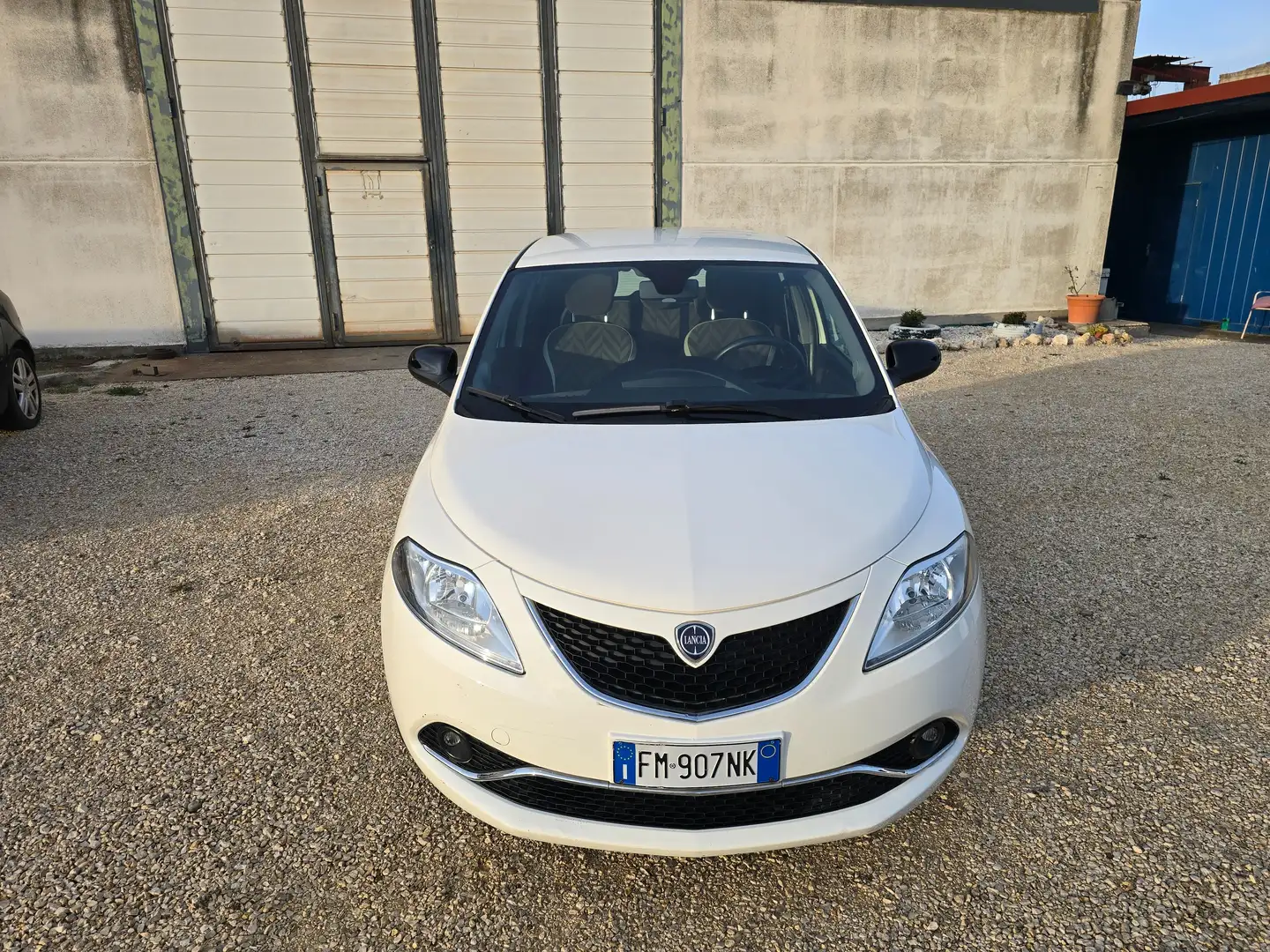 Lancia Ypsilon Ypsilon III 2018 1.2 Silver 69cv Blanc - 1
